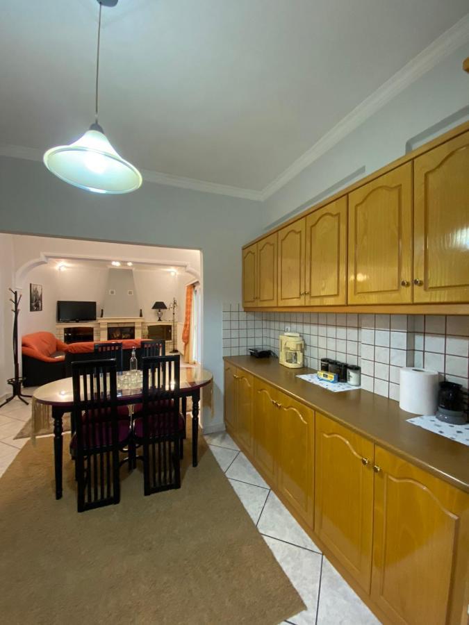 Sitara'S House Apartment Karpenísion Екстериор снимка